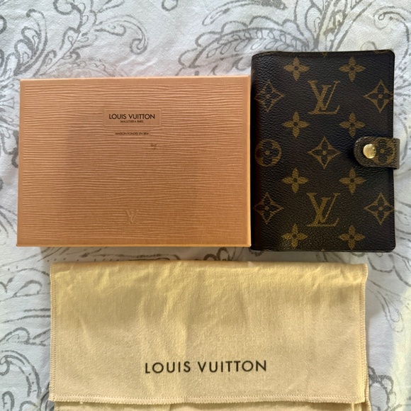 Authentic Louis Vuitton LV Small Ring Agenda Cover Planner Monogram PM - Picture 2 of 12